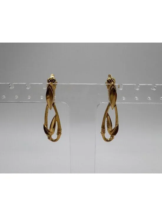 Vintage Trifari Bamboo Drop Earrings Gold Tone Dangle Signed Designer Chic - Picture 1 of 9